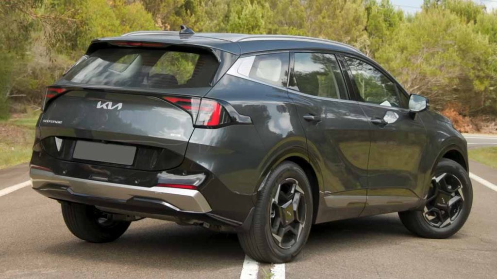 Kia Announces First Hybrid Model for Indian Market, Launch Set for 2026